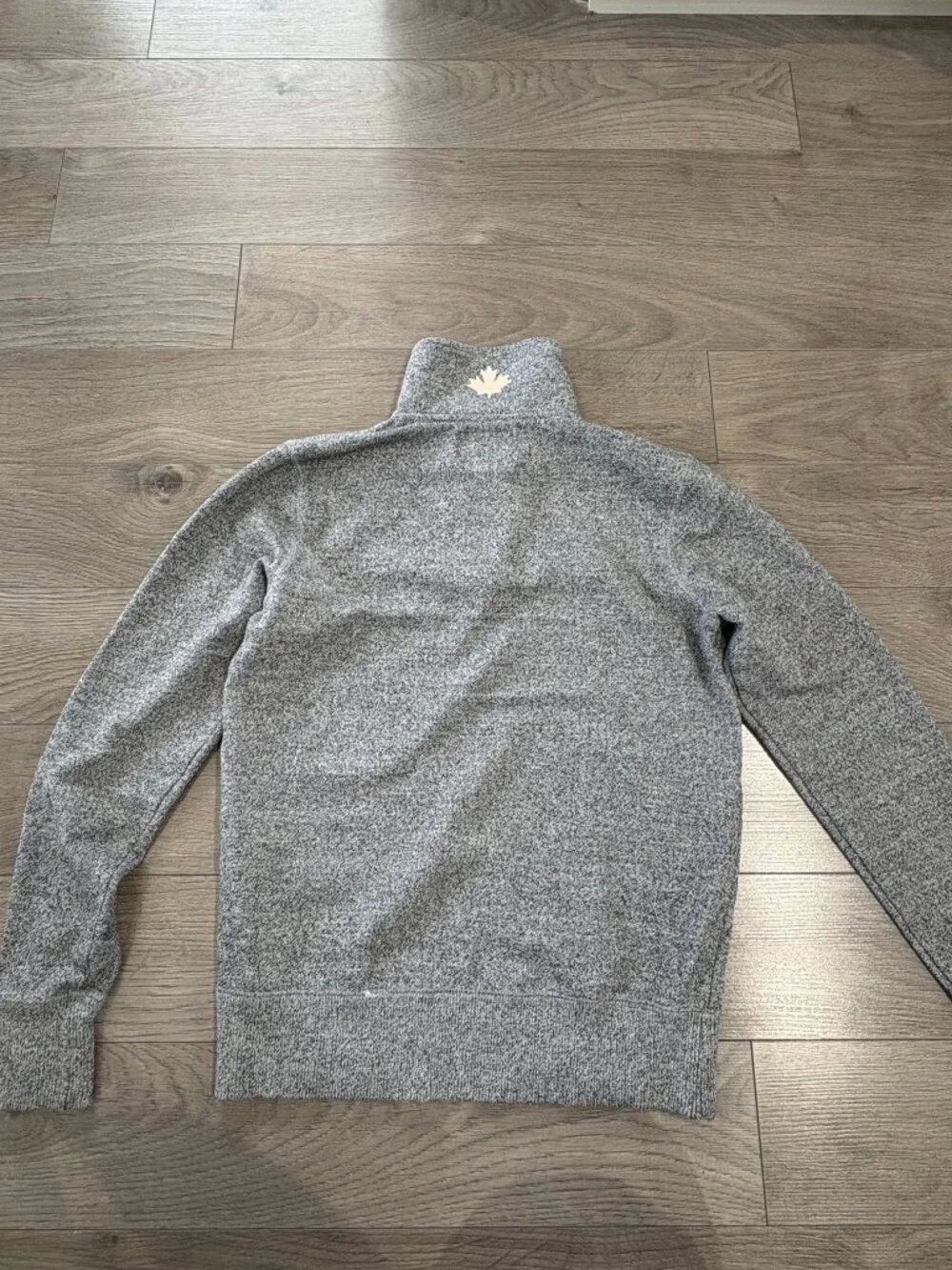 Women’s Roots Salt & Pepper Polo Sweatshirt – Size XS –Great Condition - Picture 6 of 14
